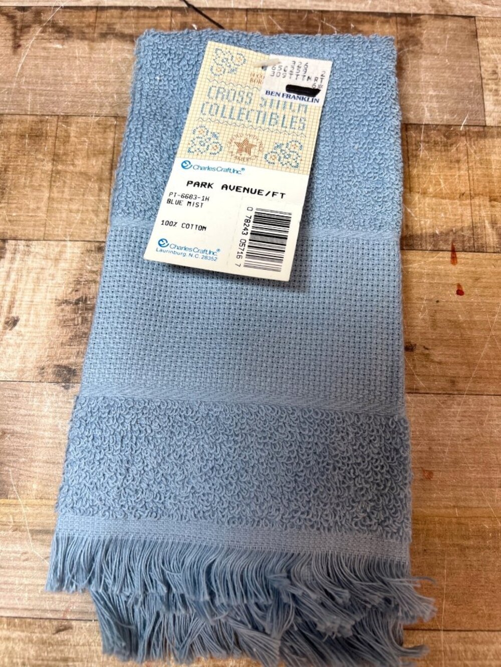 Charles Craft Blue Mist Cross Stitch Hand Towel 100% Cotton 14 Count Aida Border